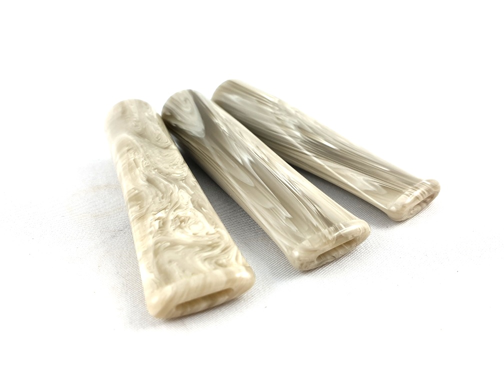 Akrylový náustek světle šedý