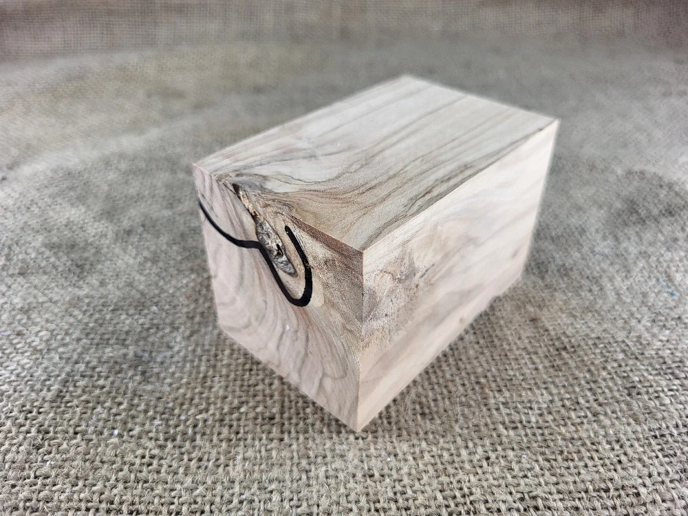 Masivní olivový blok na výrobu dýmky s prasklinou (OL10)