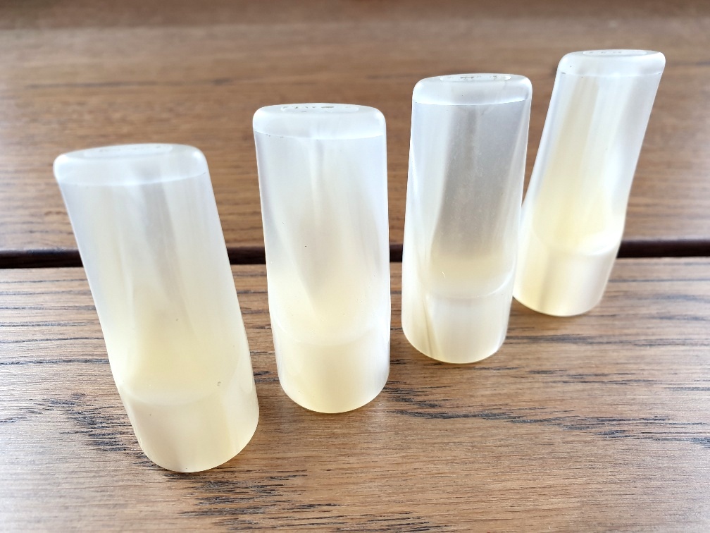 Akrylový náustek bílý/široký