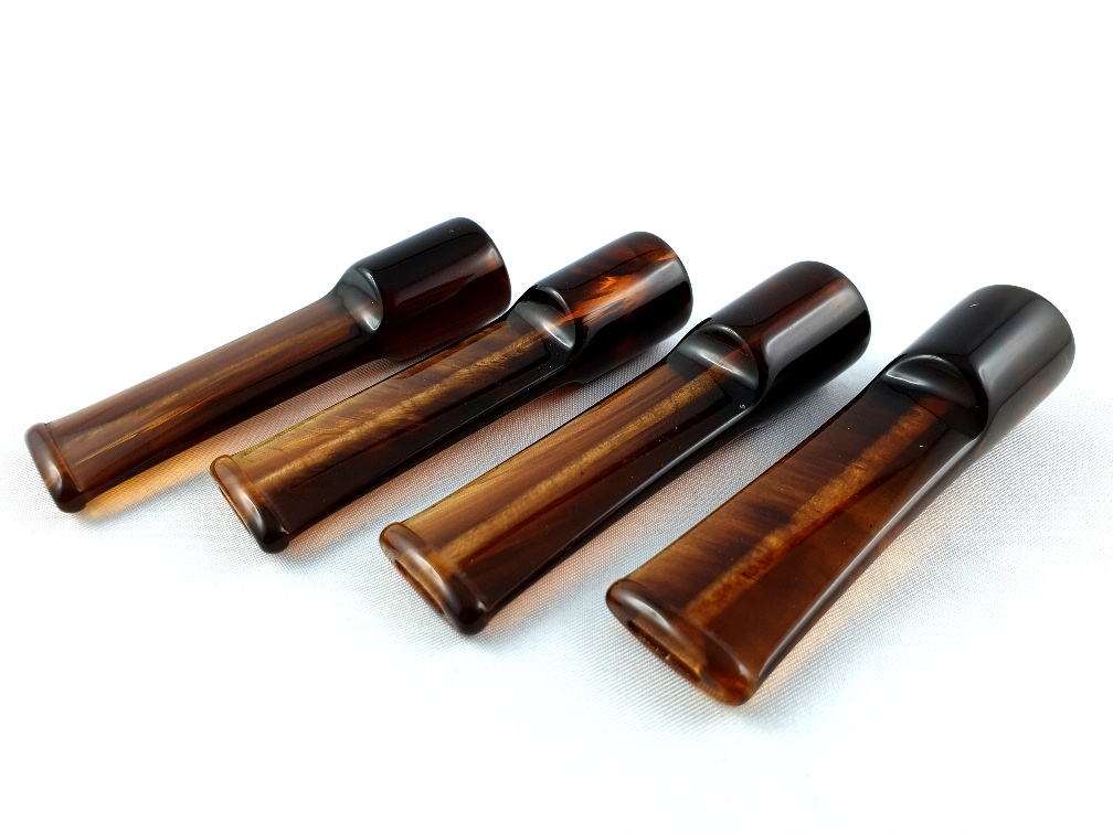 Akrylový náustek jantarový, sedlový