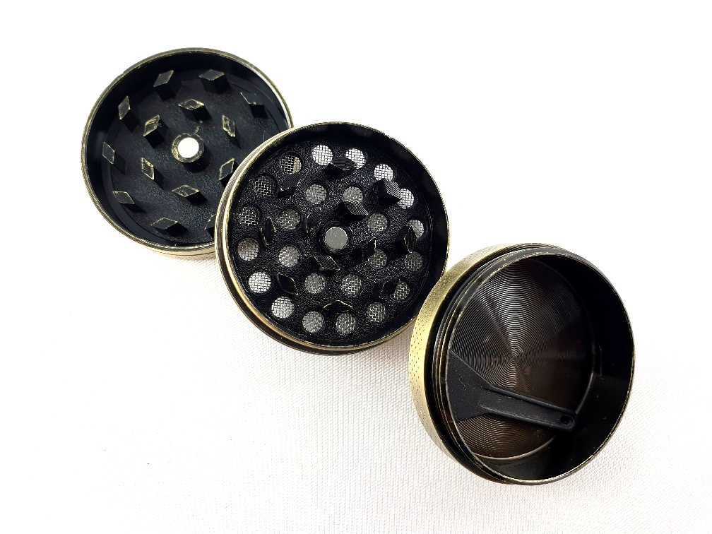 Drtič tabáku kovový The Bulldog, 3.díl., 40mm