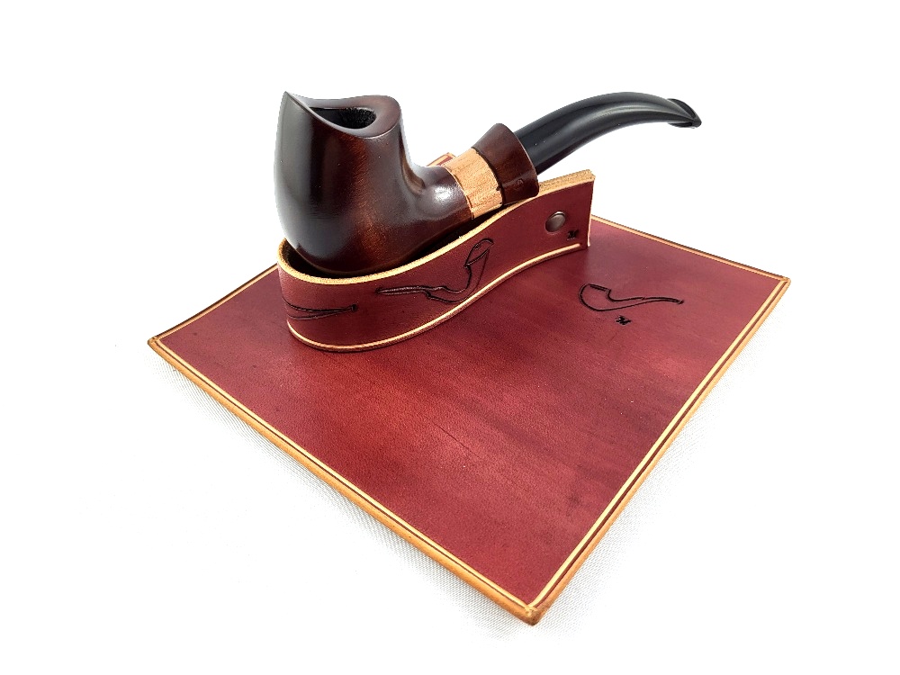 Podložka na přípravu tabáku se stojánkem - řežba 04