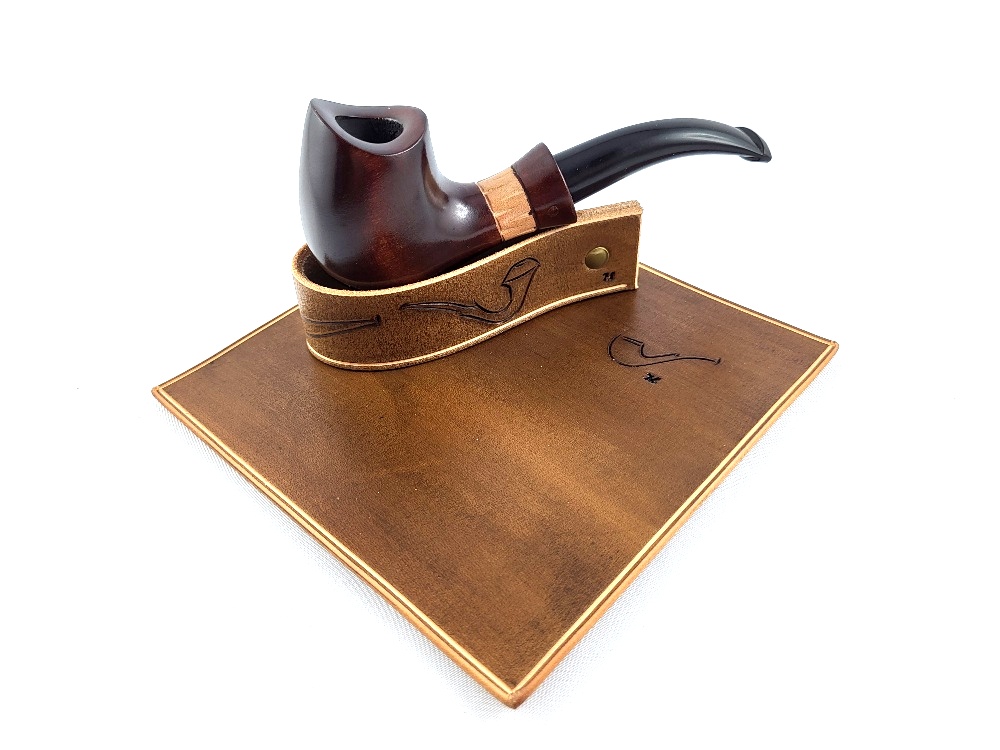 Podložka na přípravu tabáku se stojánkem - řežba 05