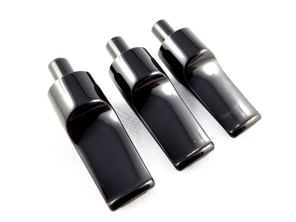 Akrylový náustek černý/široký, sedlový s čepem