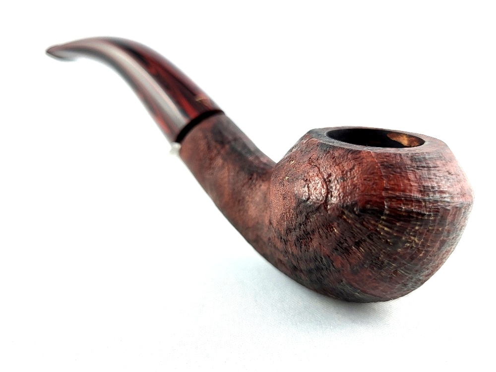 Dýmka MonteBello Bent Bulldog, pískovaná, filtr 9mm 