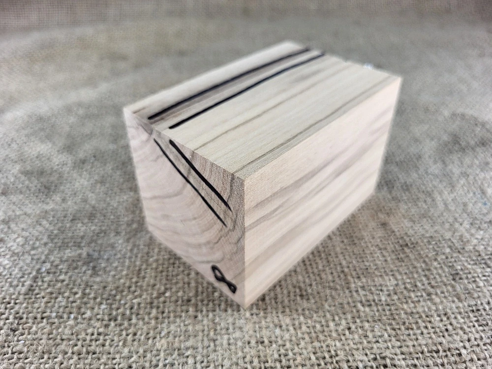 Masivní olivový blok na výrobu dýmky s prasklinou (OL8)