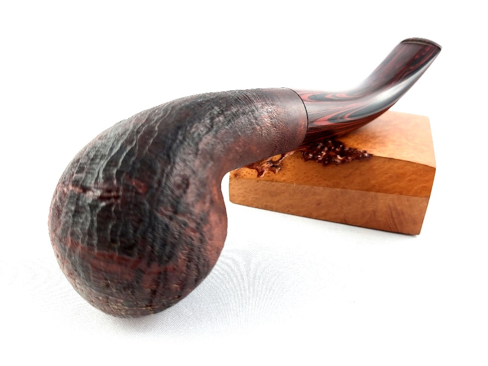 Dýmka MonteBello Bent Bulldog, pískovaná, filtr 9mm 