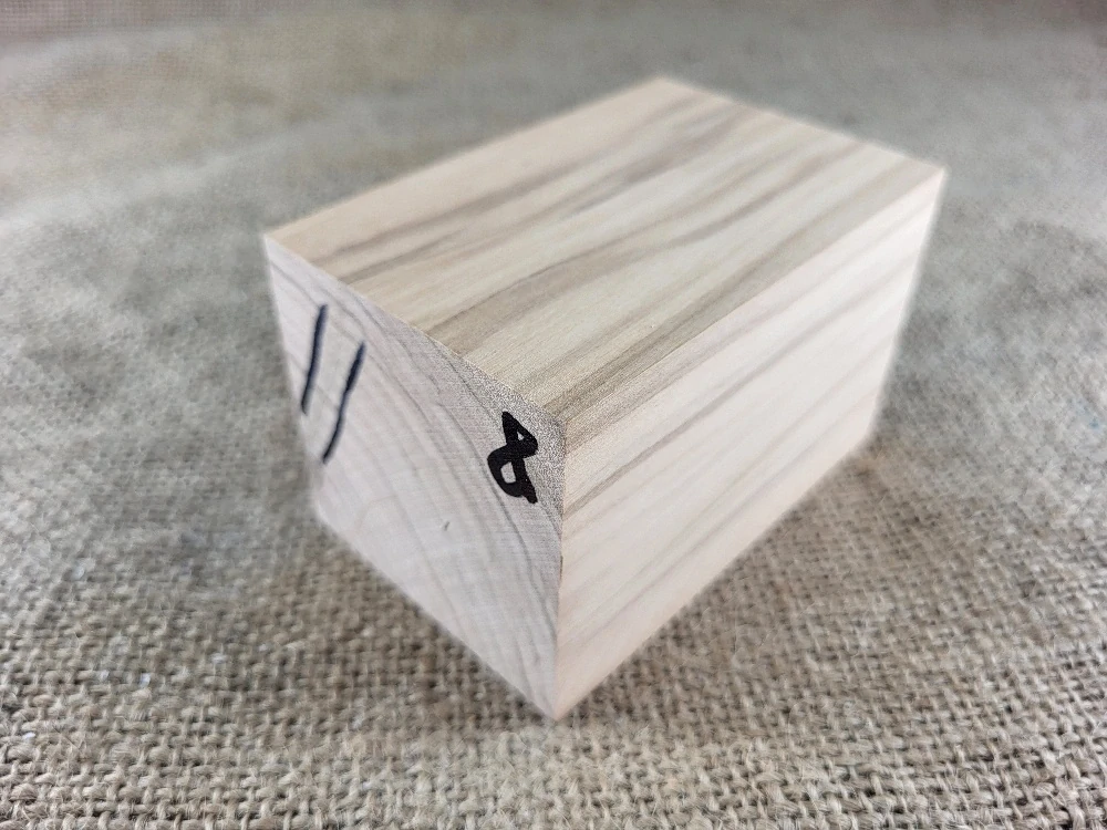 Masivní olivový blok na výrobu dýmky s prasklinou (OL8)