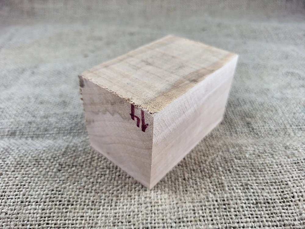 Masivní přířez z Americké třešně na výrobu dýmky  (AT14)