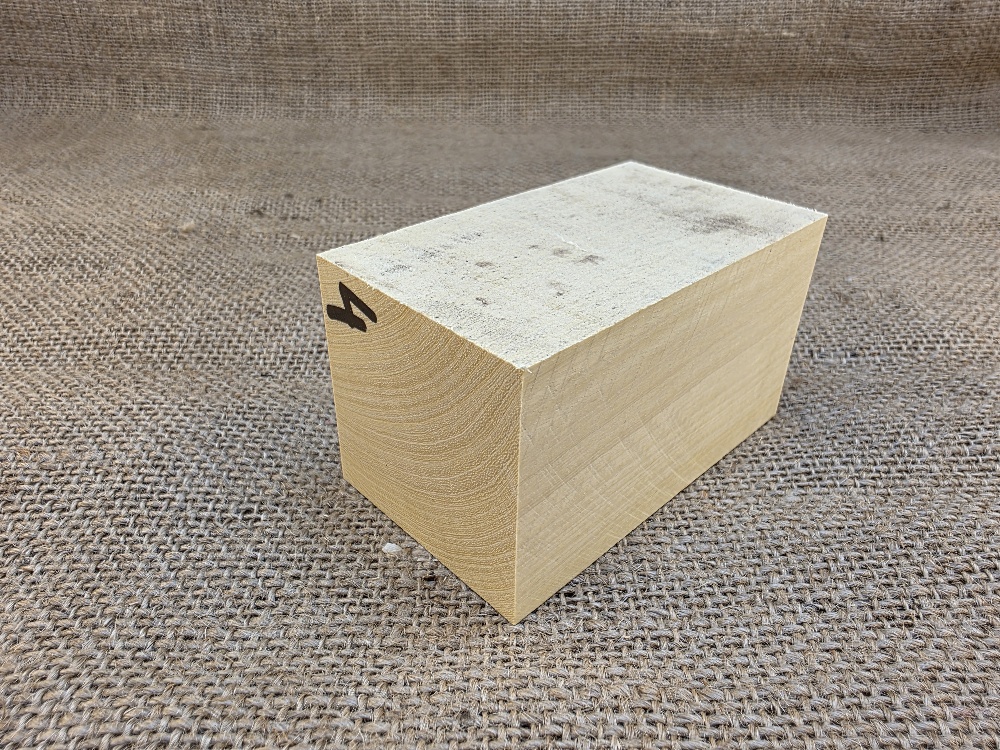 Přířez z citronovníku na výrobu dýmky (CT4)