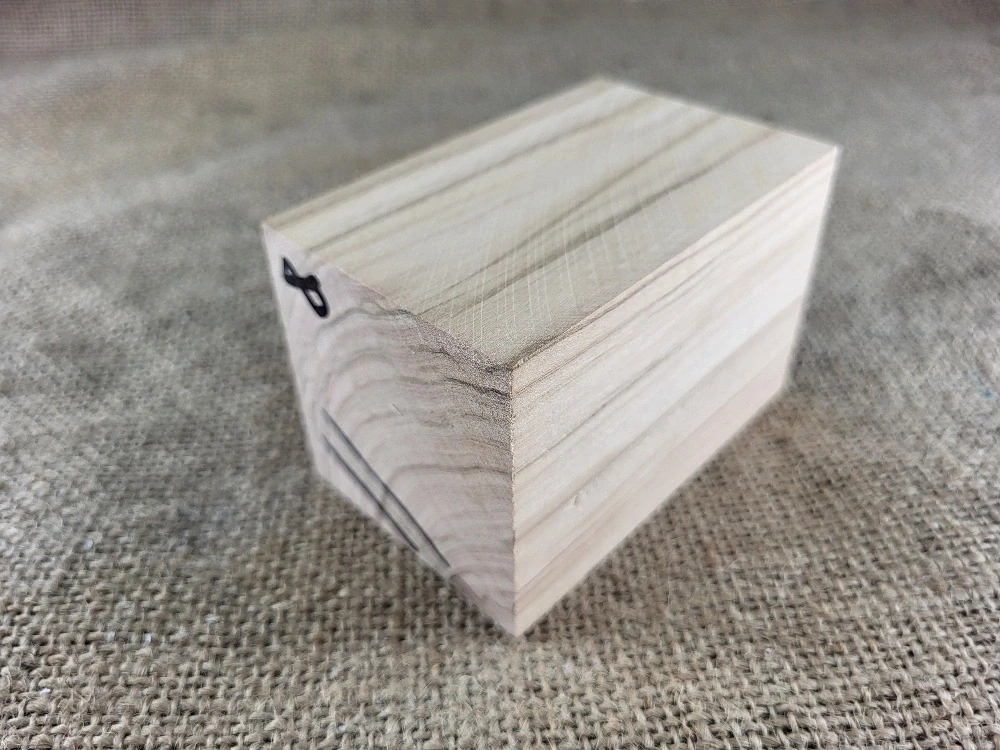 Masivní olivový blok na výrobu dýmky s prasklinou (OL8)