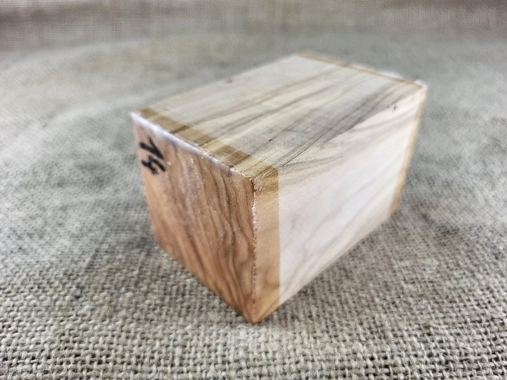 Masivní olivový blok na výrobu dýmky s prasklinou (OL14)