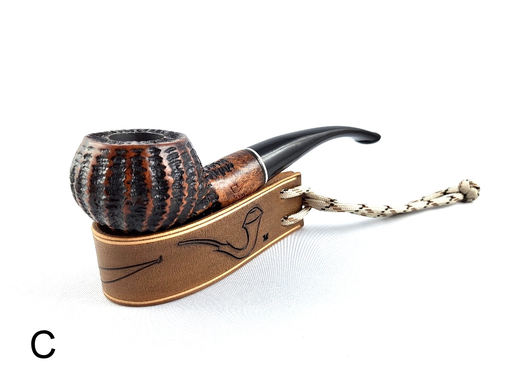 Stojánek na dýmku - řežba 01