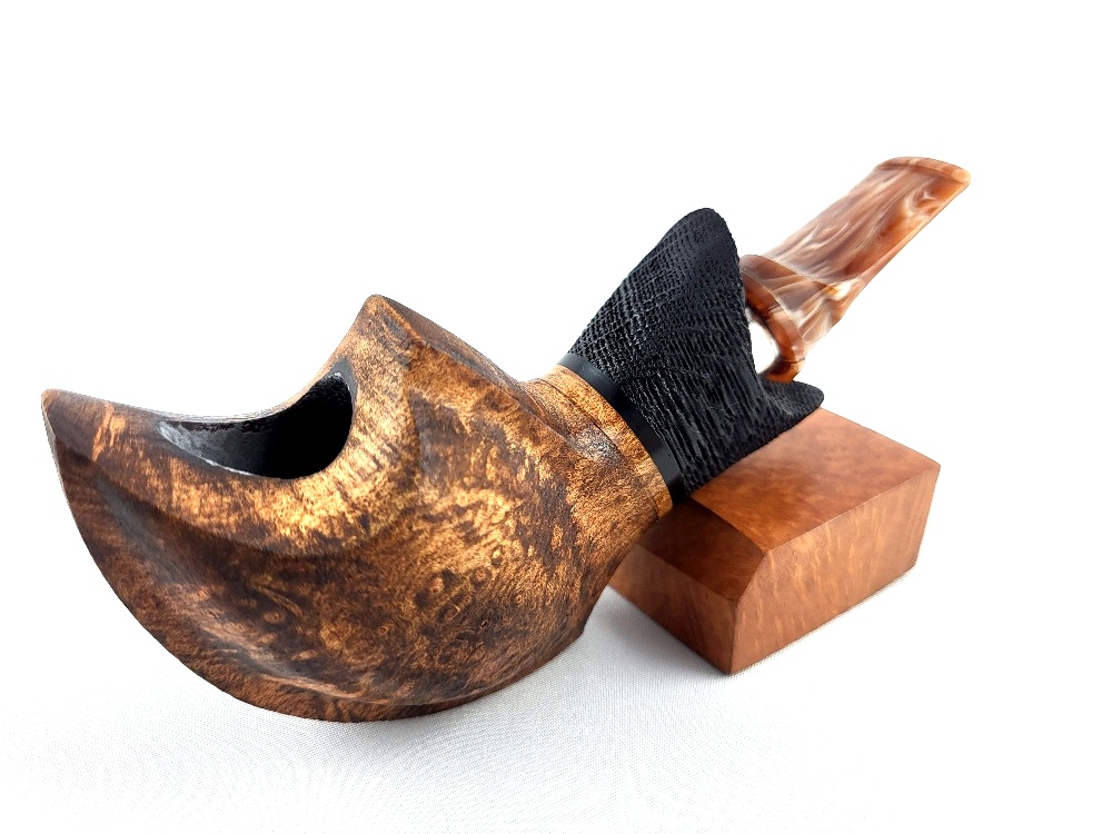 Dýmka Martin Haluška The Rhino 04